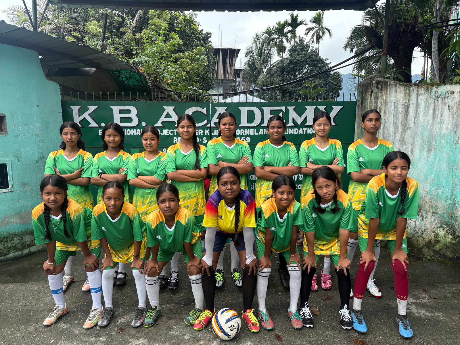GIRLS FOOTBALL TEAM